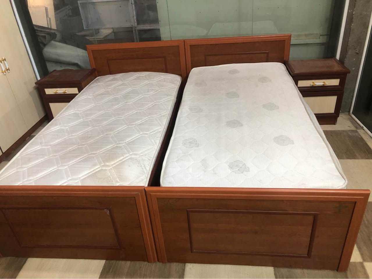 غرفە شاباب کانتۆر Mdf ولباقی کامل ساج عیراقی ١٠٠ بل١٠٠ نضیفە أربيل, العراق


**إذا كنت صاحب هذا الإعلان وتريد حذفه لأي سبب، رجاءا أرسل رسالة إلى الدعم الفني**