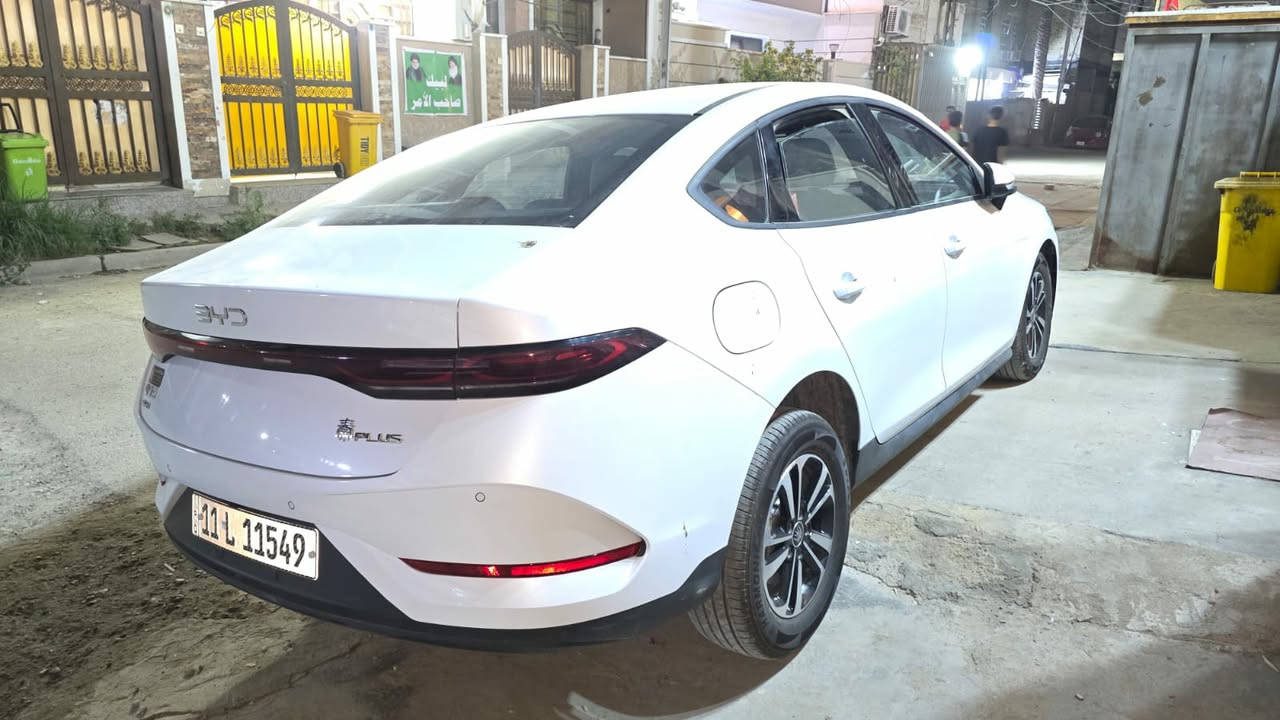 السلام عليكم ByD 2025 كن بلاص مرقم ماشيه2000 وقابل للزيادة مكفولة ويل كب كروم لون ابيض الداخل زيتوني مدوشمه كاعيةوصندوق مع الملاحقات السعر 18مليون رقم ***********
