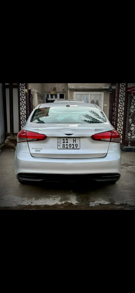 فورتي 17 رقم بغداد شبه مميز81919سنويه جديده السياره بيها قطعه وحده فقط جديده وجاهزه ايربك سليم للاخير بجم كبس السياره صافية مكانها بغداد المحمودية السعر 122 اتصل ع الرقم ***********بي واتساب
