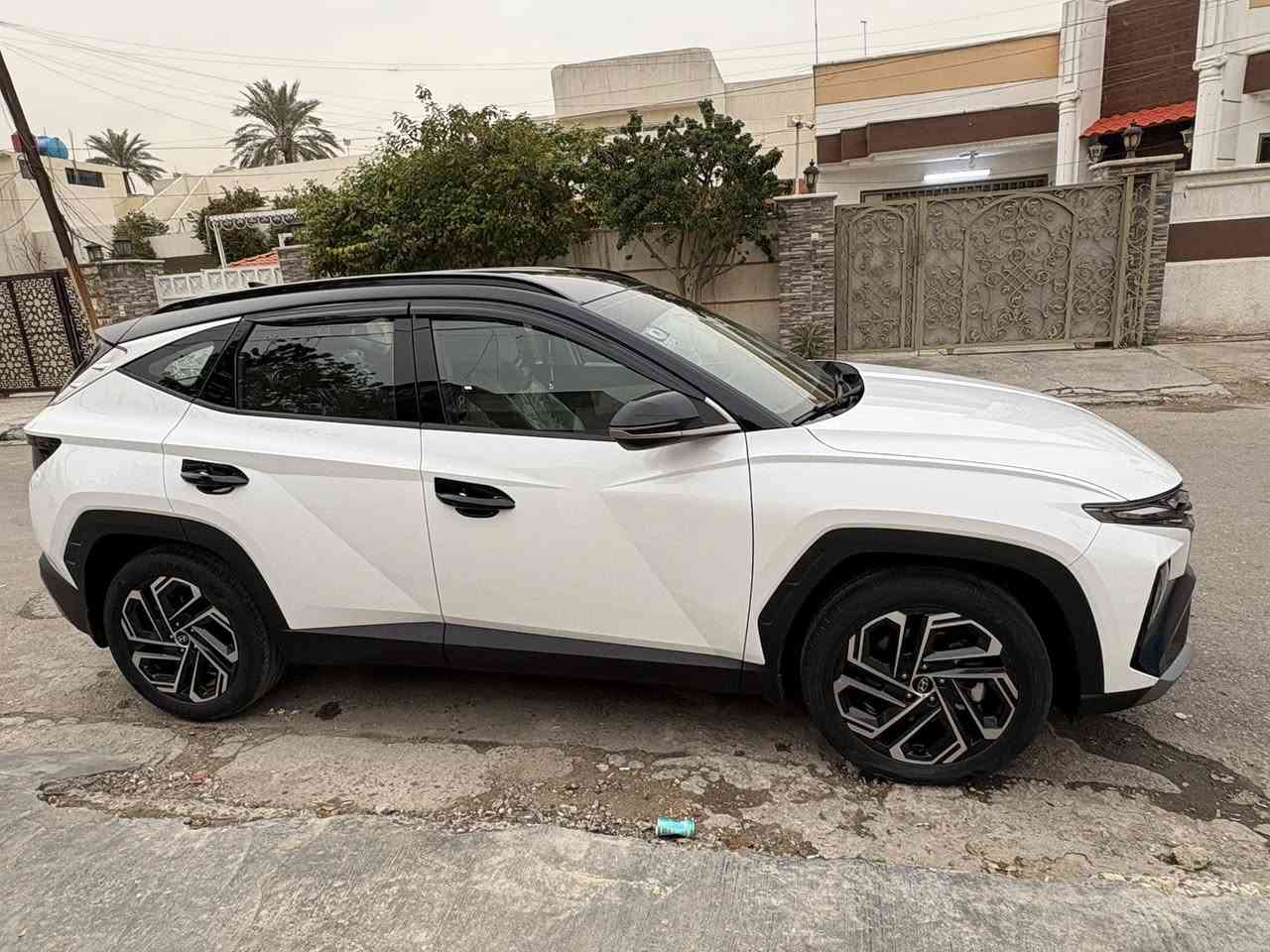 للبيع
هيونداي توسان 
2025
ضمان شركة الاولى موتورز 
السياره فول مواصفات توكلر 
شاشه وبصمه وكشنات كهرباء وتبريد بالكشنات
كامرا دواره 
حساس امامي خلفي
وباقي المواصفات معروفه مال توسان 
ماشيه / 3800 كليو زيرو على الشركه 
للاستفسار 
***********
السعر / شدتين و50 ورقه يعني 250 ورقه 
وبيها مجال
