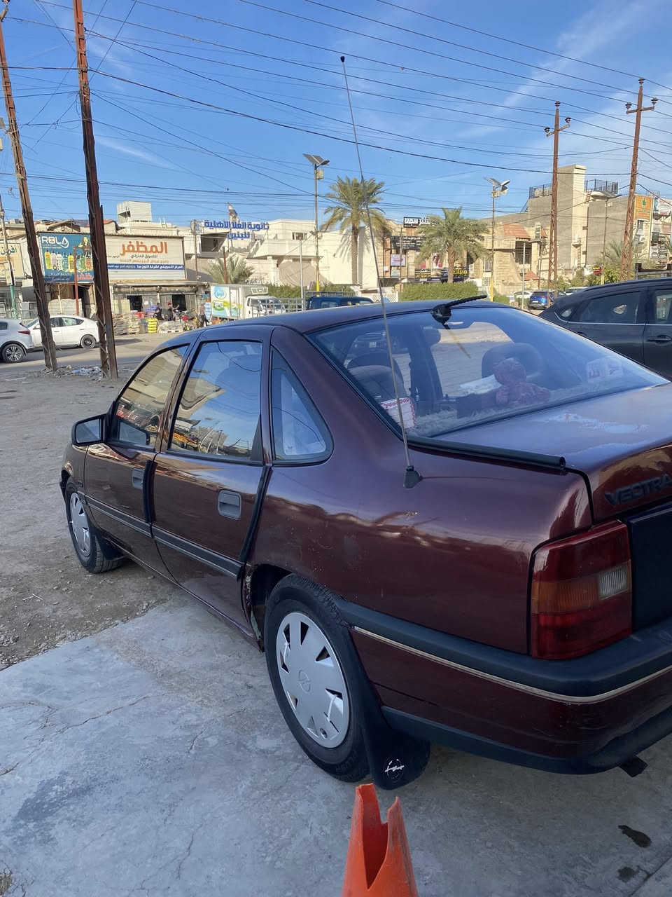 سلام وعليكم اوبل فكتره للبيع محرك 2000 موديل 1990 السياره باسمي مابيه اي نقص سياره صبغ مابيه مكاني بغداد الغزاليه اي استفسار عل رقم بي واتساب ***********
