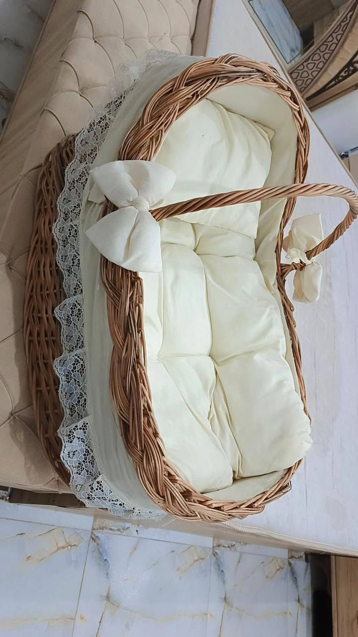 ميز بلازمه
ولوكر صغير
 وغراض طفل للبيع وعندي توصيل


**إذا كنت صاحب هذا الإعلان وتريد حذفه لأي سبب، رجاءا أرسل رسالة إلى الدعم الفني**