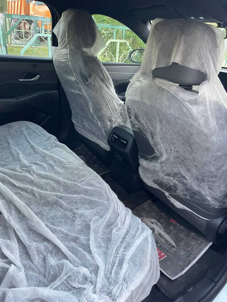 بيوايدي موديل ٢٠٢٥سياره عل وضعيت شركه ماشيه (٤٠٠٠) الف  اخت زيرو داخل زيتوني ويل كروم كفاله من صبغ وشخط   وتبديل سياره بسمنه كافت الملحقات  وياهه كامله رقم بغداد سعر (١٩ و٢٠٠ )  مكاني بغداد الشعله اي ستفساره على هاذا الرقم ( ***********) ويتساب فقط
