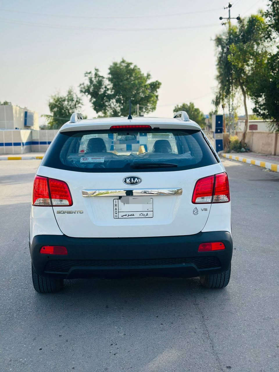كيا سورنتو 2010 رقم كربلاء مشروع وطني 
وارد خليجي تبديل باب خلفي ايمن ورشه صبغ بسيطه بنفس الصفحه  
مواصفات السياره : محرك 6 سلندر 
، 7 راكب ، ثلاث قطع   تبريد ، شاشه ، كامره ، حساس خلفي ، مرايات ، شفط ، اشاره بالمرايه ،  كشن كهرباء ، 
السياره جاهزه حداديه تبريد محرك تهم تاير  ،
 السعر 137 وبيه مجال
مكان السيارة بالناصريه للاستفسار الاتصال على ***********
