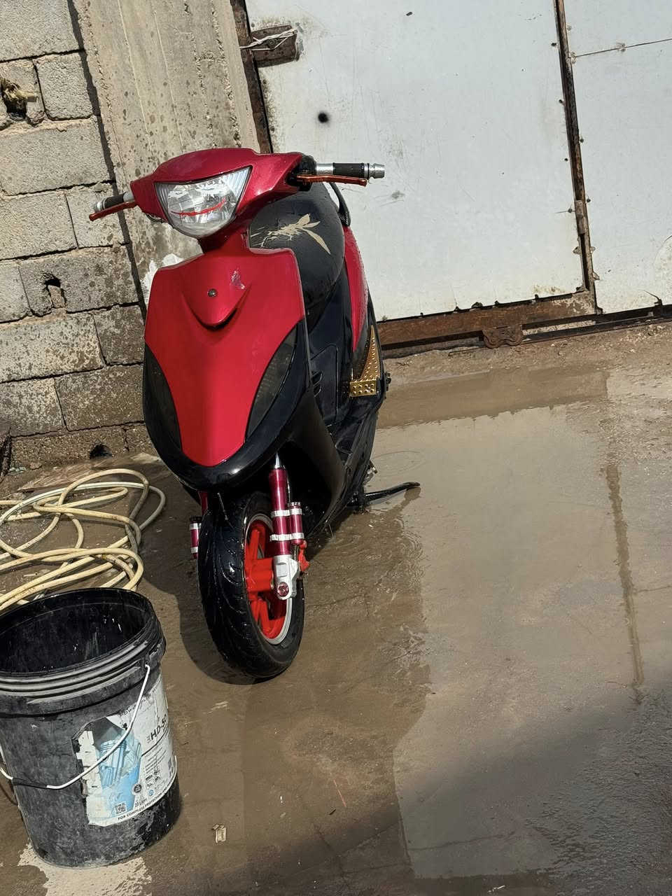 سلام عليكم 
شباب دراجه ماكس عداله نضيفه 
كهربائيات كلها شغاله 
ويلات تزويد 
دبل خلفي امامي تزويد
كزوز csرياضي 
يدات برية وسكليتر تزويد 
سبايدر كاربون فايبر 
مكينه مبوشه ٥٥
دراجه خير منالله 
(سعر ٦٥٠وبيها مجال 
 مكاني ابو لخصيب )
***********
