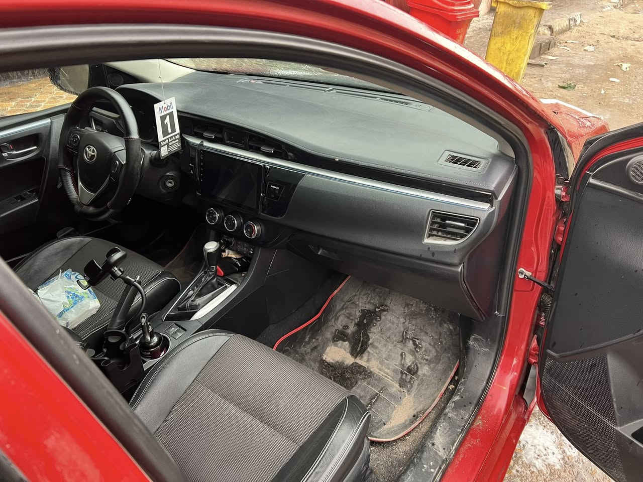 سلام عليكم سياره تيوتا كورولا موديل 2014s وراد أمريكي تبديل باب وصبغ جاملق خلفي وباقي كفاله بسمي رقم جديد إنكليزي 
جاهزه من محرك وكير وحداديه وتخم تاير جديد نقص بس تبريد فقط سعره 120وبيها مجال العنوان البصره معقل منطقة الكندي الاتواصل ***********وتساب فقط
