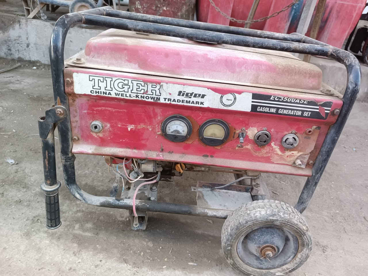 للبيع شغاله وكامله سعر ب100 وبيه مجال مكان حله 
***********
