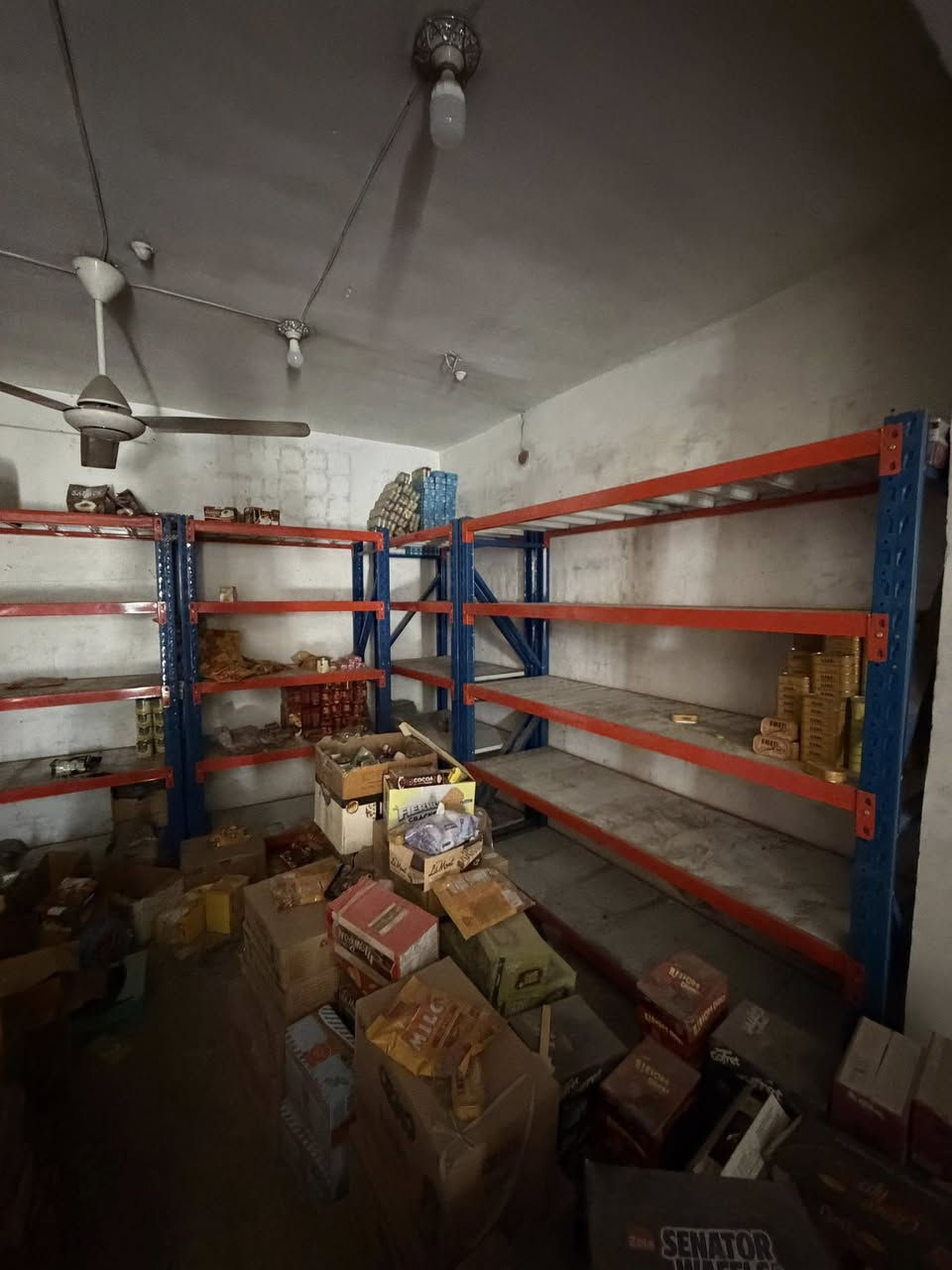 رفوف حديد ثقيلة وممتازة للبيع (عدد 9) 📦
الحالة: نظيفة وجاهزة للاستخدام الفوري (كما هو واضح في الصور
بغداد الحرية 
***********

