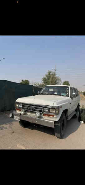 سلاو هاوريان  لاندكروزر بوو فروشتن موديل ١٩٨٩. گير ومه كينة ي   ٣F  ئارم پلاستيك  ده بل ئه كسل  چوار چرايه بوو زانياري زياتر تيل بوو ***********نرخي ٣٥ومعامله
