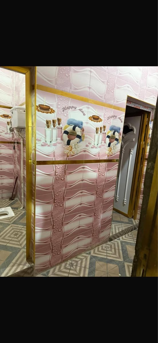 شقه طابق اول درج معزول  للاجار العنوان التنومه قرب فلكه المهندس تتكون من اربع غرف ومطبخ وصحيات وصاله عدد٢ وسطح اجارها٦٠٠ 
***********
