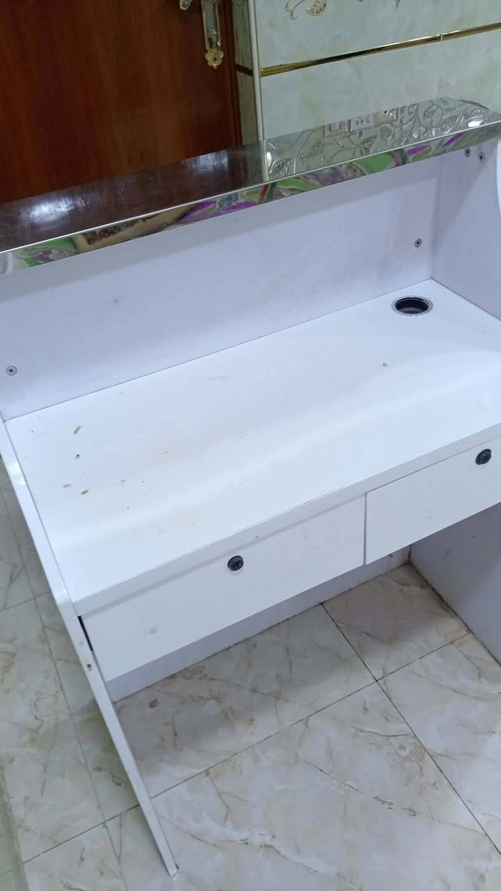سلام عليكم غراض مال محل بعدهن جديدات ميز ورفوف وديكورات شغالاتهن ولغراض بعدهن جدد الله شاهد سعرهن 225 وبيهن مجال مكاني نجف حي العسكري ***********
