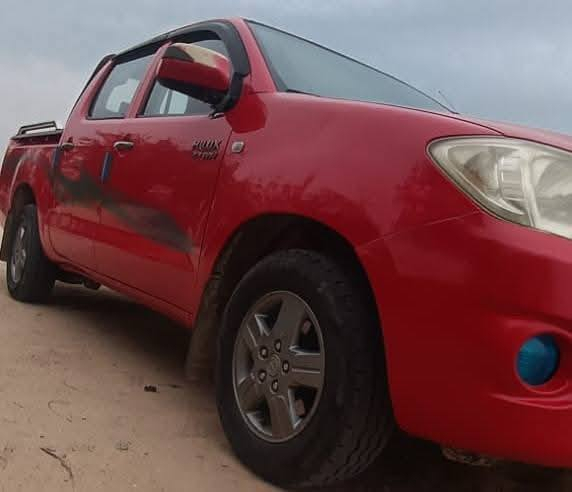 السلام عليكم تيوتا هايلوكس موديل 2011 الشاصي 19 الساير   رقم مثنى شرط السياره مكفوله كفاله عامه السياره باسمي شرط المداوره ثاني يوم گير عادي   الاستفسار على هذا الرقم ***********  و يجي خاص
