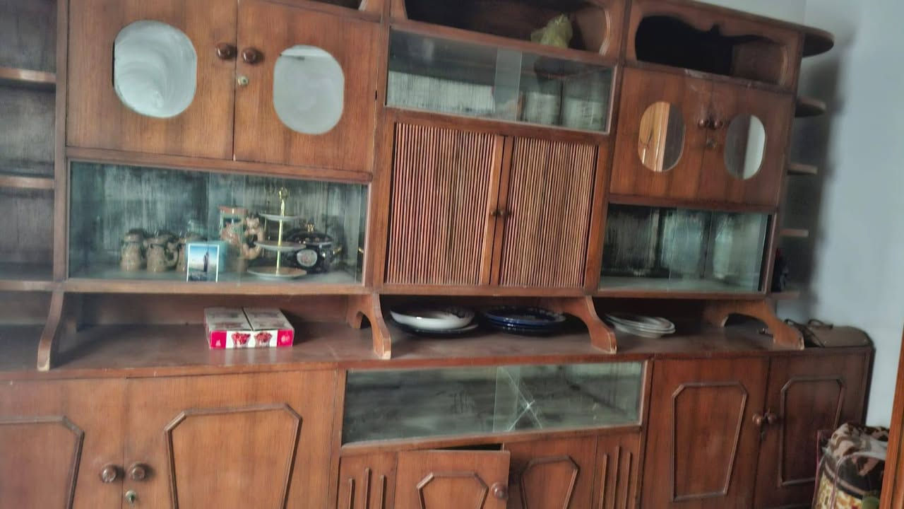 السلام عليكم للبيع مكان هيت بوفيه 250
بوفيه 50 مده كل وحده ب15  كاونتر 40 ع 35  براد 75
الخلاط مع الطاحونه 15


**إذا كنت صاحب هذا الإعلان وتريد حذفه لأي سبب، رجاءا أرسل رسالة إلى الدعم الفني**