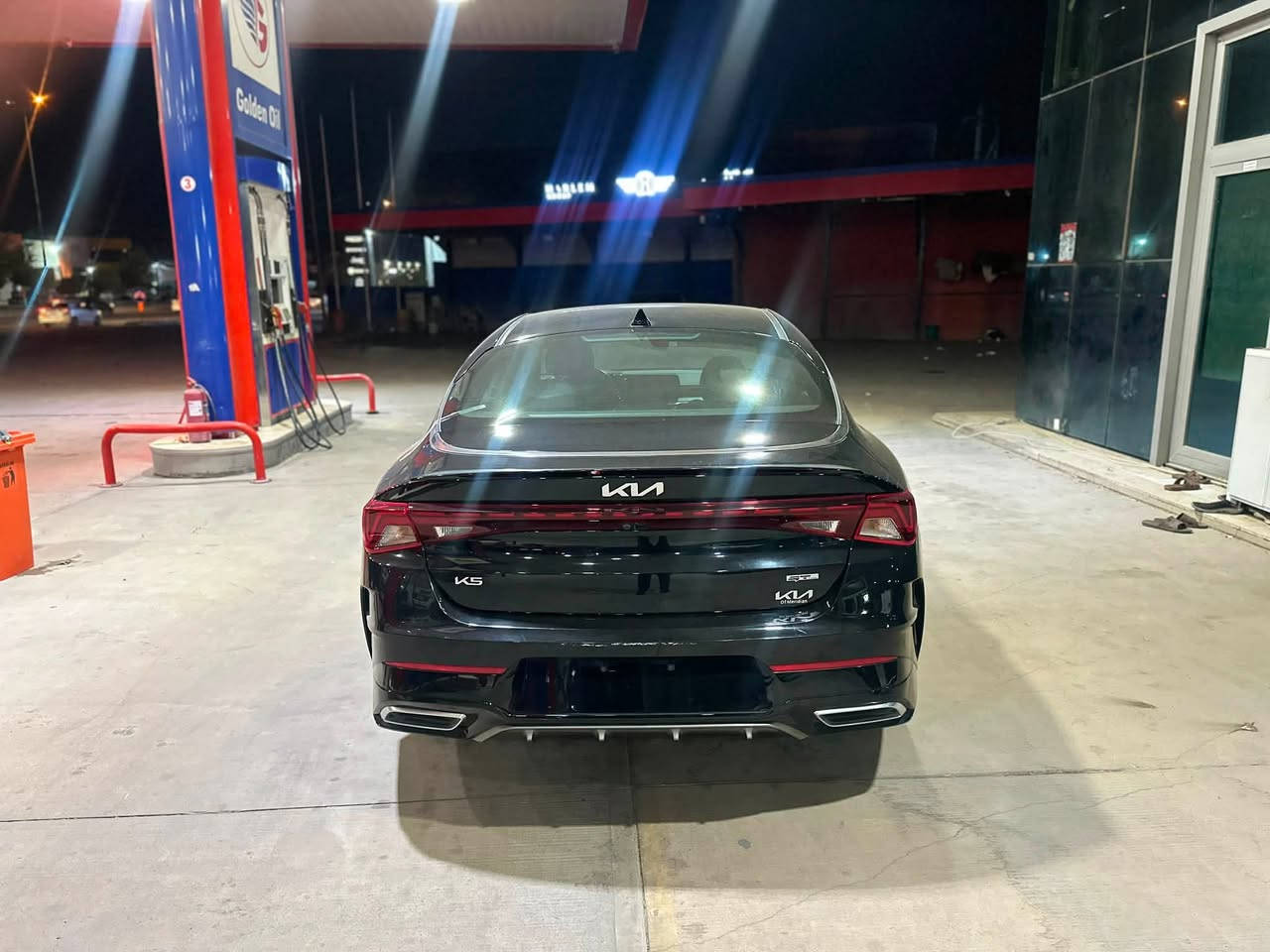 Kia 5 2024
مواصفات Gt line 
بصمة
شاشة
كاميرة
رادار
حساس
و بعد بيها هواي مواصفات 
بس بونيد صبخ 
بدون دواخل 
بس ارباك ستيرن طاك 
سعر ؛١٦٣$ و بي مجال
رقم واتساب ؛ ***********
سيارة موجود بالاربيل شارع ١٠٠م داخل معارض
