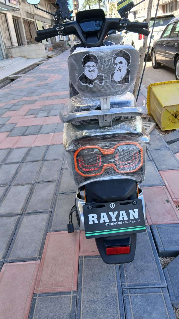 سلام عليكم دراجه شحن البيع دراجه بعدهي شركه بطاريات جدد تعال وفحص المواصفات خير من الله حته البلوتوث بيهه مثبت سرعه وبك ترجع  كلشي بل دراجه شغال  شركه الريان غنيه عن التعريف سعر 700 فقل المكان نجف شارع الروان الرقم *********** وتساب فقط
