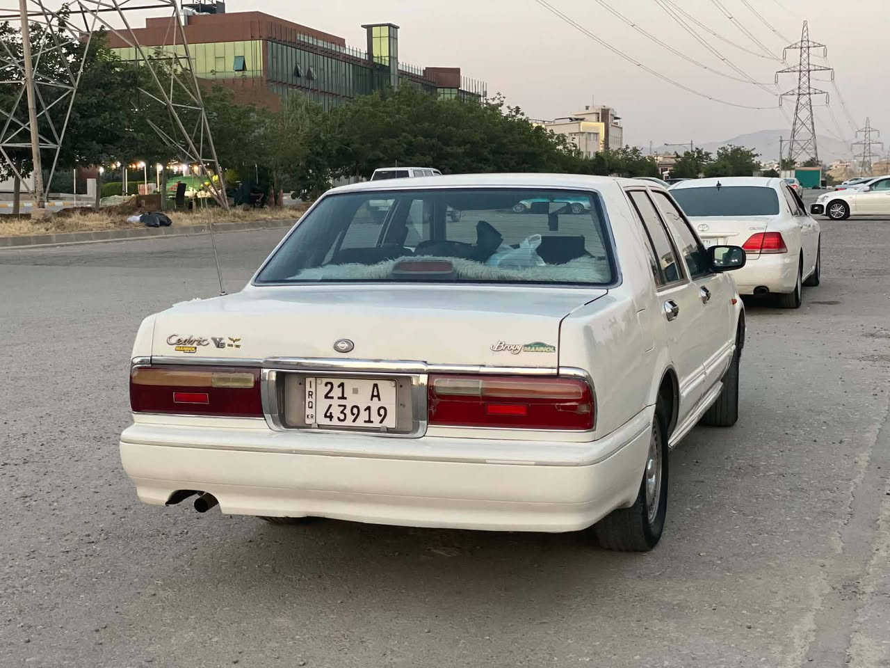 نیسان سدریک 2001  موحەسەن
ڕەقەم و سەنەوی تا 2029 تازەیە 
سیستەمی غاز و بەنزین 
حیزام بۆیاخە لەسەر کاڵ بونەوە 
دەعمیکی بچوکی پێشی هەیە بێ ناوگردن 
نرخ 44 وەررقە و کەمێک مەجاڵ 
ژ.م ***********
