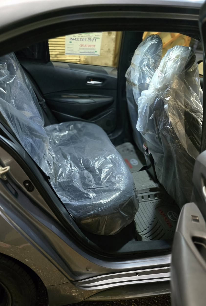 كورلا موديل 2021 امريكي رقم بغداد
فووول مواصفات 
١-فتحه سقف 
٢-بصمه تشغيل 
٣-اشاير بالمري 
٣-نضام ترحيب عند الاقتراب 
٤-تحكمات ستيرن 
السياره ماشي 88 الف 
كير ومحرك كفاله 
تخم تاير جديد 
لايتات زرع عدسات LED جديد 
ادامه كامله للسياره جديده دهن محرك وكير جديد 
ضررها فقط بنيد مبدل 
والجاملغ نفسه راجع ومصبوغ وبيها طخه بسيطه بقبق الصندوك ومصلحه وجاهزه 
مكان السياره الفلوجه 
السعر 140 ورقه 
للاستفسار ***********
