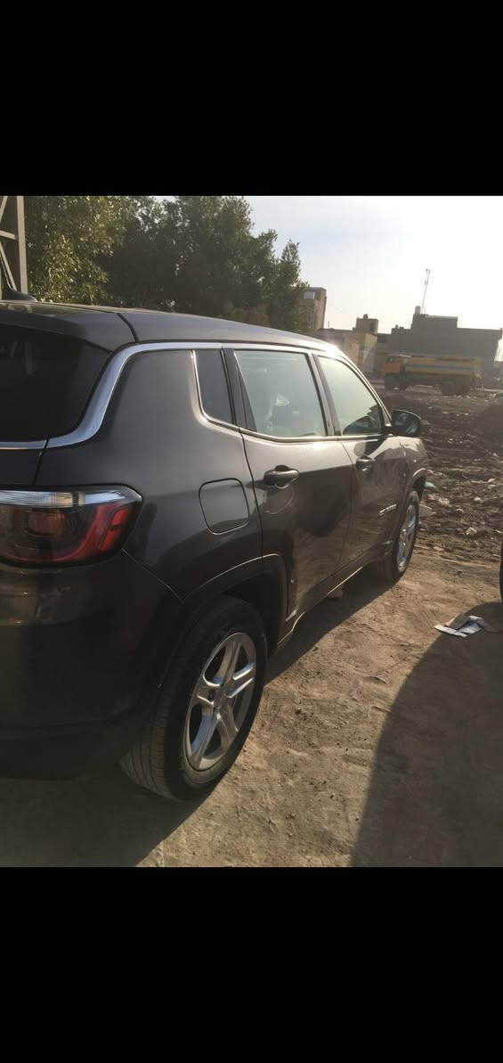 جيب كومبارس موديل ٢٠٢٣ فول عدا فتحة السقف ضرر خفيف جدا وسونار معها ارباك سليم جديدة رقم ميسان جديد وللمزيد الاتصال على الرقم ***********
السعر ١٦٨ $
