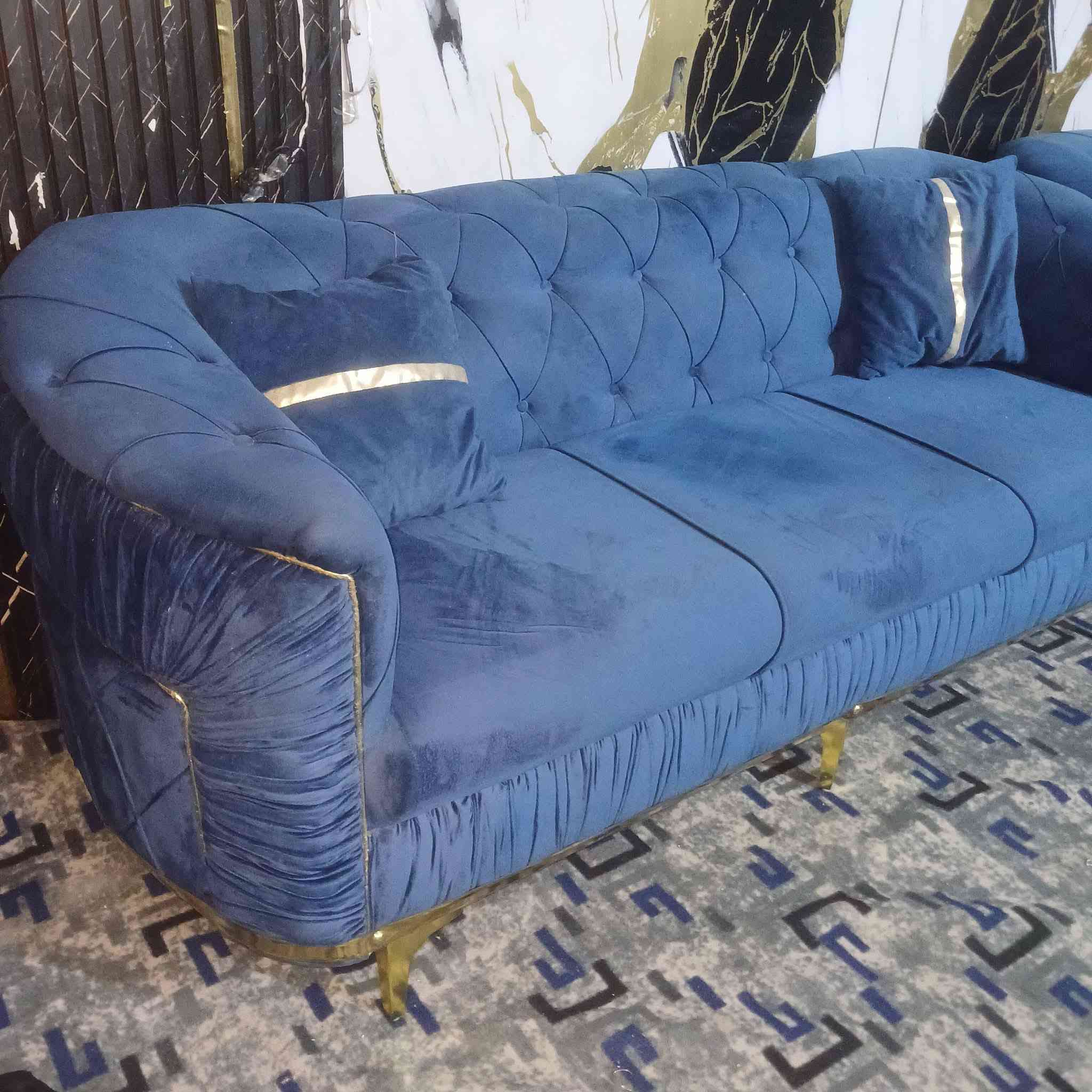 تخم ٥ مقاعد مستخدم شهر تفاصيل بلمقطع
السعر ع خاص او اتصل ع رقم المكان بغداد المعامل ***********
