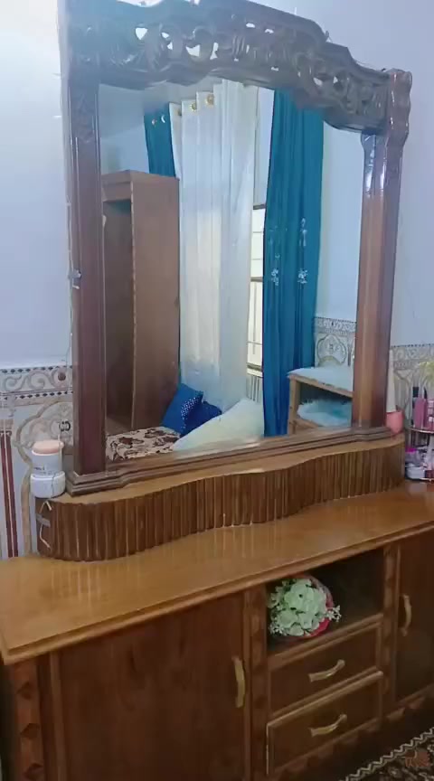 سلام عليكم  عدي قرفه سويته يم نجار كلش ثكيله و نضيفه رايده ثنين و نص هاذه رقمي بي واتساب ***********
