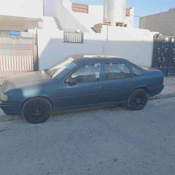 ڤیکترا مۆدیل 1991 مەکینە 20 ڕەنگی نیلی چوار تایەو ویلی نوێی لەسەرە مەکینەی تۆزیک بوخاری هەیە بەڵام دەنگی تیدا نیە لایت کارەباو ئاوێنە کارەبای و سلایت کارەبایە کارەبایاتی هەمووی مەزبوتە بەشەرت   ڕەقەم هەولیرە سەنەوی 2015 بەسەر چوە بەڵام بەناو کردن بەشەرت سعری 40 وەرەقەو مجال *********** أربيل
