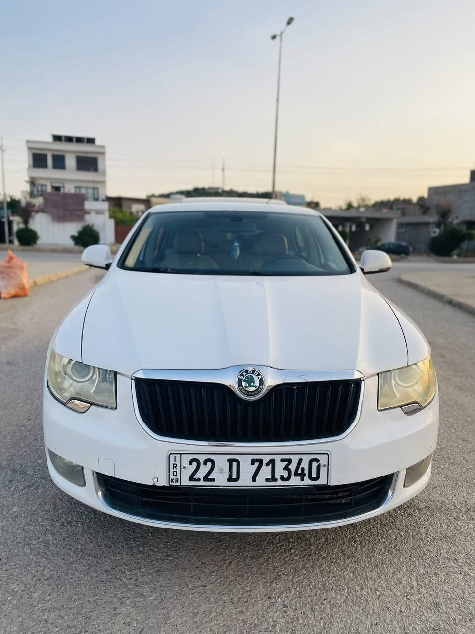 بەناوی خودا
سکۆدا سوپەربی ٢٠١٣
مەکینە ٢٠ تۆربۆ 
تۆماتیک ٦ گێڕ مەرخوب
پادڵ شەفت (گێڕ لە سوکان )
فوول مواسەفات تەنها بەسمە نیە
یەک پارچە بۆیاخ بەبێ ناوگرتن
زۆر جوان ماوەتەوە 
ڕەقەم و سەنەوی و هەزە و ژینگە و ڕێگاوبانی تازەیە تا ٢٠٣١
٢٦٨٠٠٠ ڕۆشتووە
گێڕ و مەکینە و کارەباییات هەموی بە شەرت 
هەموو مواسەفاتەکانی ئیش دەکات
چوار کوشن هیتەر
تەبرید مەرکەزی 
ئۆتۆ پارک 
سڵاید تاقە شەمسی 
سنوق بە دوو شێوە دەکرێتەوە 
شاشە ئایپاد و کامیرە
پێش و دوا حاسە
تایە و باتری تازە
بیلاد سێ پەردە
چوار ساڵانسا بیلاد
تەحویل و بەناوکردن بە شەرت 
خرامەی تیا نیە 
نرخی ٩٥ مامەڵە 
ناونیشان هەڵەبجەیی تازە 
***********
***********
