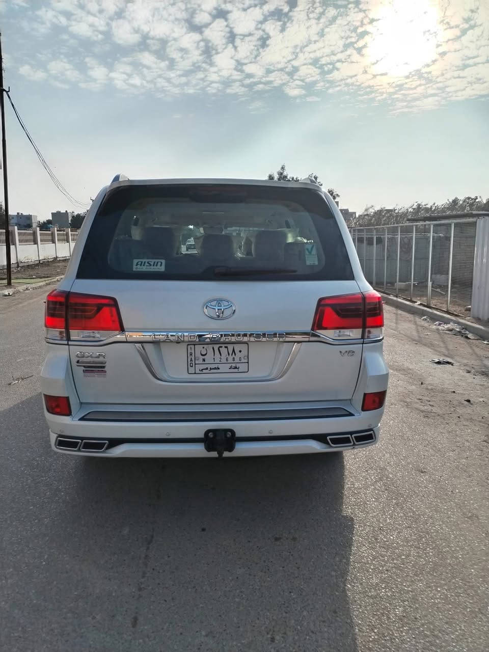 للبيع لاندكروزر ساز باب اول كراند تورنك GXR ٨ سلندر ٤٦٠٠  فول معروفه موصفات الساس بيها شويه صبغ بل بنيد ماشيه ٨٩ السعر ٥٥ الف بيها مجال عنواني الدوره ***********
