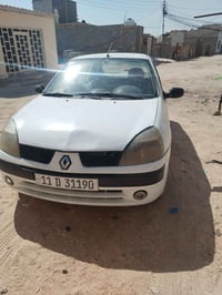 رينو كليو • ٢٠٠٦ • محتاجه ضفيره ومراوس