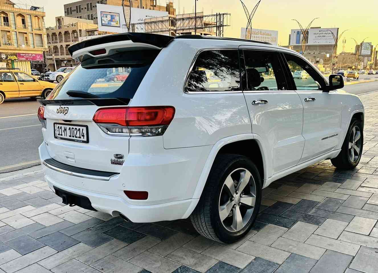 السلام عليكم للبيع جيب اوفرلاند فول مواصفات

موديل 2014 محرك هيمي 8 سلندر السيارة ماشية 88

المواصفات

بنوراما 

جكات تصعد وتنزل

جنطة كهرباء 

فور ويل

استيرن كهرباء 

كشنات تبريد تدفأة

كير طيارة 

شاشة جبيرة كامرة دوارة

السيارة جديدة وارد امريكي الحادث جاملغ مبدل بلادي نفس الون بدون صبغ ونص البنيد صبغ واضح بلسونر ولباقي كفالة السعر 190 رقم الهاتف ***********
