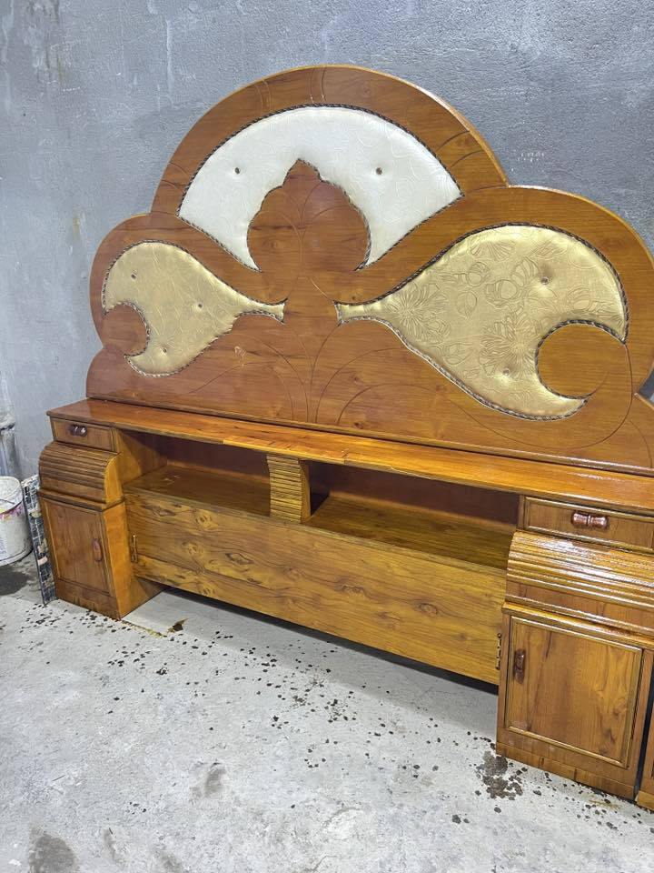 سلام عليكم. غرفه. ام. الخمسه. مستخدمه نظيفه ملحق السعر. ٦٥٠
العنوان الحله ***********
