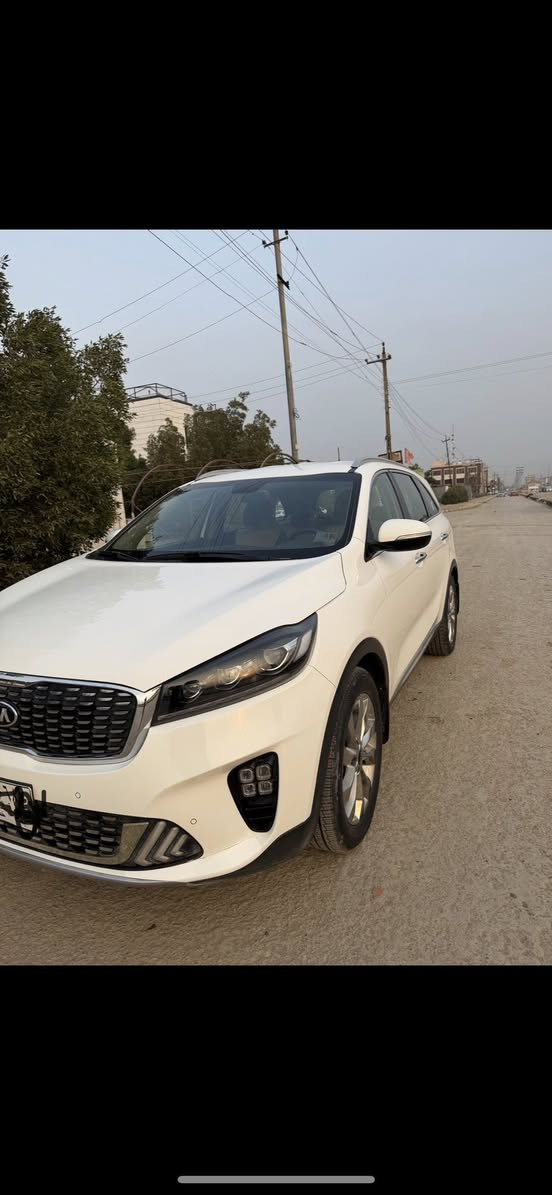 السلام عليكم 
سورنتو خليجي 2020
6 سلندر 
سبعه راكب 
بيهه بارد بسيط 
بصمه
صندوق كهرباء 
شاشه كبيره 
كامره 
كشتات كهربائي 
تبريد ٣ قطع 
بردات اصلي 
      GPS
شحن وايرلس
لايت زنون ليلا نهاري
كشنات جلد 
مكاني الديوانيه 
***********
