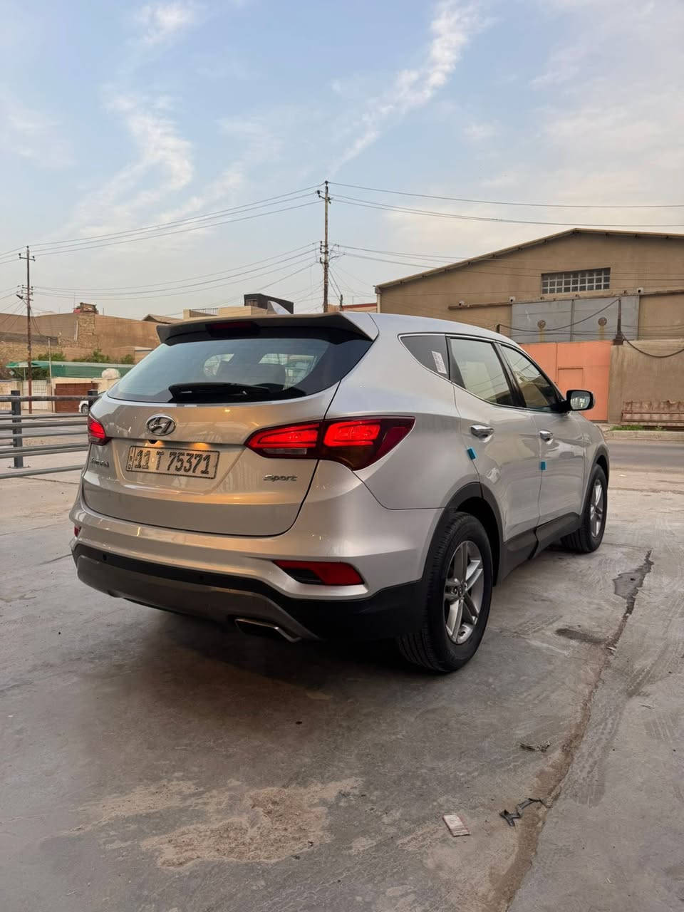 سنتافية للبيع موديل 2017 وارد امريكي محرك ٢٤٠٠ سيارة جديدة وجاهزة محرك كير تبريد ثلج تخم تاير جديد شاشة كبيرة كامره حساسات تحكمات رادرات سيارة حادثها سرقة بابين ودعامات وصور مال امريكا مرفقه بل وي الصور سيارة ماشيه ٦٩ الف سعرها ١٢٨ ورقه رقم بغداد مشروع وطني تحويل ثاني يوم ***********
