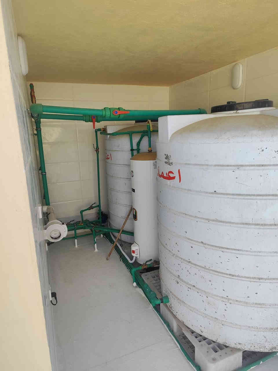 السلام عليكم..
بيت مساحه ١٠٠متر  طابقين علاشارع تبليط  البيت بناء طابوق  كامل مكمل شغل درجه اوله  مثل ماموضح بتصوير يحتوي علانضام كامرات  البيت مواثث وجاهز السكن يباع هوا والاثاث كامل
الموقع ابو الخصيب  يبعد عن سوك ابو الخصيب ٥٠متر  جنس العقار طابو زراعي سند ٢٥ 
السعر ١٦٠ وقابل للتفاوض 
الاستفسار علارقم***********
