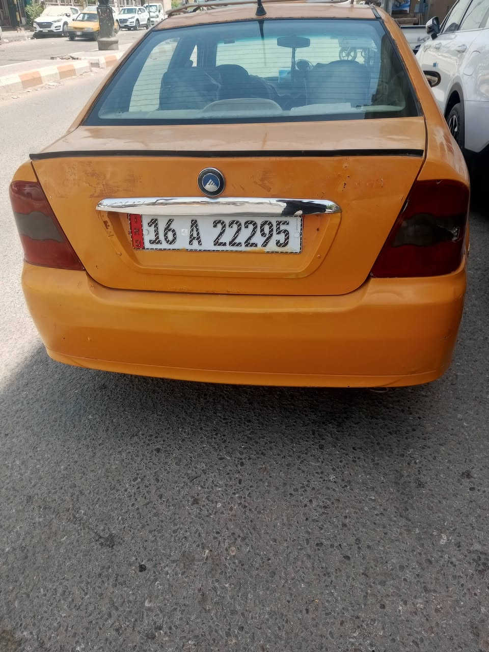 السلام عليكم سياره للبيع جاهزه من كلشي كير مكينه حداديه مصفره هيه وغرامات سنويه جديده راعيه موجود مكان الدوانيه ***********السعر ب20وبيه مجال قليل لشراي
