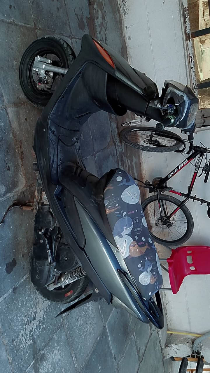 سلام عليكم دراجه ماكس عدله للبيع الدراجه نضيفه كلش الدراجه رايدهه 450قفل لا تناقش الدراجه كلشي بيهه جديد شلعه ومعدل الدراجه ام جفته مره وحده عنوان بصره أم قصر الرقم ***********
