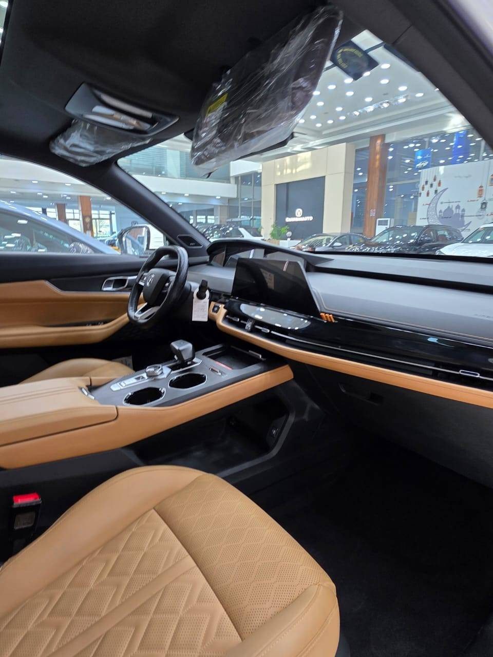 شانجان يوني كي ( UNI K )  موديل 2024
فول مواصفات  لون ابيض صدفي  سقف بانوراما 
مقاعد تدفئه تبريد امامي كاميرات 360 درجه 
28km
رقم بغداد 
شاشات لمس 
صندوق كهرباء 
سستم صوت من شركة سوني 
سماعات بالمقاعد 
يدات ابواب مخفي
انظمه التحكم لمس 
رادار + تحديد مسار + قياده ذاتيه 
كاميرات 360 درجه 
نظام كاميرات 3D 
كاميرات مرايات جانبيه بدقة 4k 
حساسات 360 درجه 
هاند بريك كهرباء 
شاحن واير ليس 
لايت وبكليت لد
السعر :36مليون
واتساب:***********
***********
