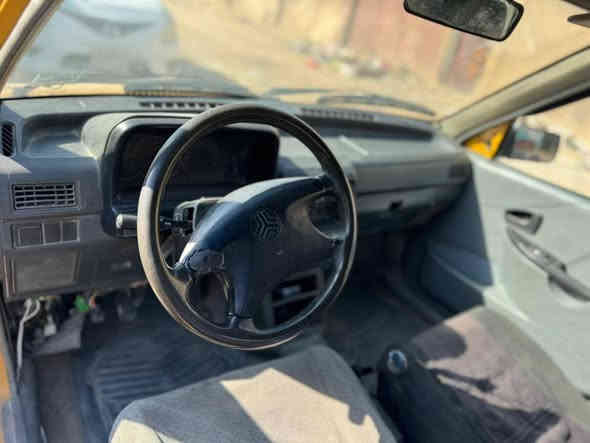 سلام عليكم سايبه للبيع مديل 11سياره نضيفه مكينه وكير جدد مكان نجف الشراي بي خير ويدلل السعر 11راعيهه بغداد ماواصله اتكفلهه سرقه وعشاير الشراي يتصل عل رقم ***********
