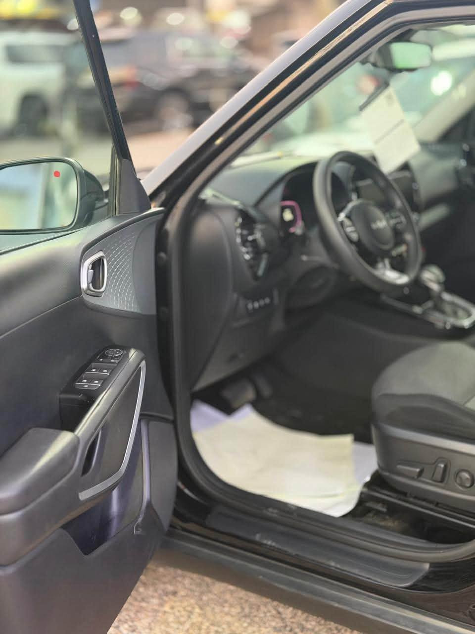 ﷽
‎🚗 كيا سول موديل 2024  للبيع 🚗
فئه S
‎حداث كما موضح بل صور💯‼️‼️
مواصفات 
✅ Apple CarPlay

‎✅ شاشة لمس

‎✅ كامرة خلفية

‎✅ كشنات كهرباء

‎✅ مرايا كهرباء

‎✅ جامات كهرباء

‎✅ مثبت سرعة

‎✅ تحكم بالدركسون

‎✅ بلوتوث + USB

‎✅ تكييف ثلج ❄️

‎✅ نظام ECO لتوفير الوقود

✅ ABS + ESP

‎✅ وسائد هوائية متعددة

‎✅ إنارة LED
كشنات كهربائيه

‎✨ لون أسود

‎✨ اقتصادية بالوقود

‎✨ داخلية نظيفة جداً

‎✨ جاهزة للاستخدام

‎📍 الموقع البصره

📞***********

‎💰 لايك 👍 وتعليق 💬 يوصلك السعر مباشر

‎اللهم بارك لصاحب النصيب
