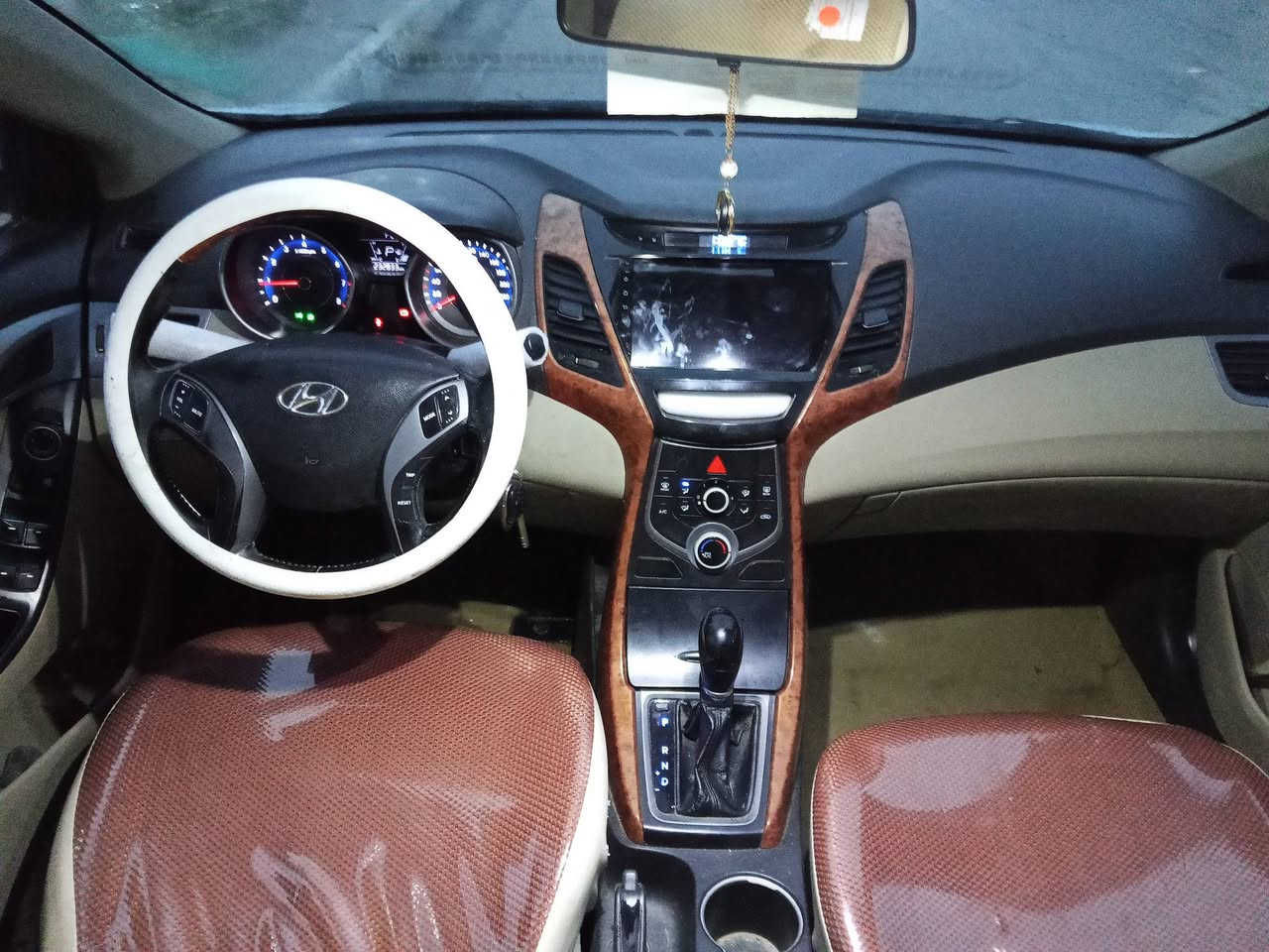 السلام عليكم النترا للبيع 2014 السعر 115 واذا تريد استفسار اكثر اتصل على الرقم عنوان 
/***********.  /***********
