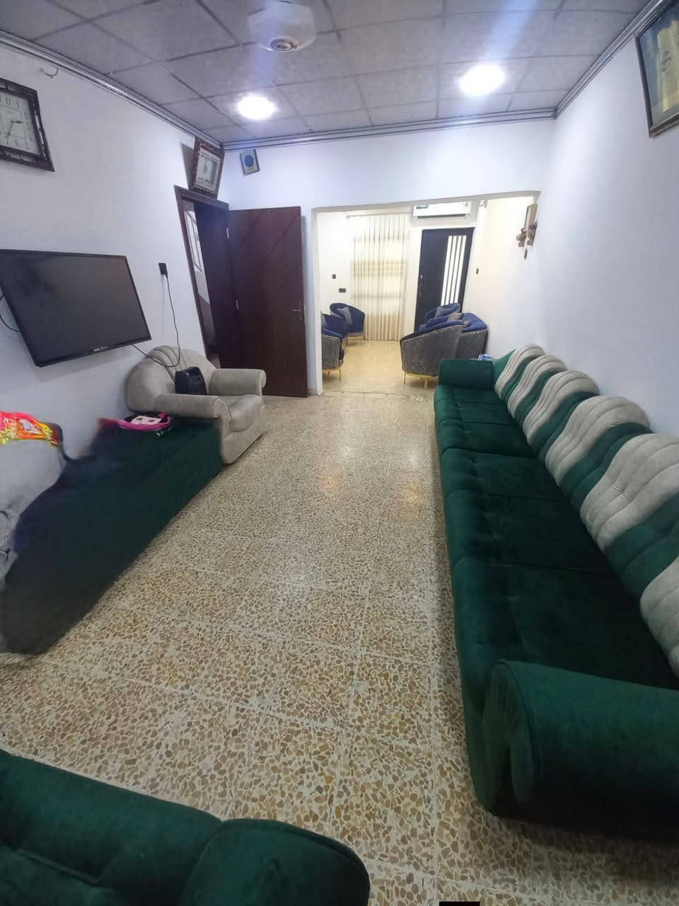 دار نص قطعة طابقين للبيع 👍
بناء 2010 ومحّـدث 2023 👌

الموقع حي الـحدباء الاولى 📍
قريب من سايدين المضخة 🛣

(( سـند طابـو الـزهور سـكنـي 📃))
وكيل ورثة وقسام شرعي جاهز ✍️

الـمساحة 120م 📏
الــواجهة 6 متر 📏

اتـجاه الدار شروق ☀️ 
عرض الشارع 10م 🛣️

الطابق الاول ☝️ 
غرفة نوم + مطبخ + صـاله
استقبال + صحيات + كراج

الطابق الثاني ✌️ 
غرفـتين نـوم + صحيـات
صالة + غرفة طابق ثالث

رابط قناة التليكرام 👇

https://t.me/makteb_alsanabil

عنـدك عـقار وتـريد تـبيعه ؟؟
للـترويج والاعــلان عن عقارك 
يـمـكنـك مــراسـلة الــصفحـة 
او الاتـصال عــلى الارقـام 👇

***********
*********** 
‭***********

لـدينـا الـمزيـد مـن الــعروض الـمـميـزة 👌
اذا كان لديكم اي استفسار او استشارة 🖐️
يـمكنكم مـراسلة الـصفحة بشكل فوري ✉️

#_مكتب_السنابل_للعقار
#_الموصل
#_حي_الحدباء_الثانية
