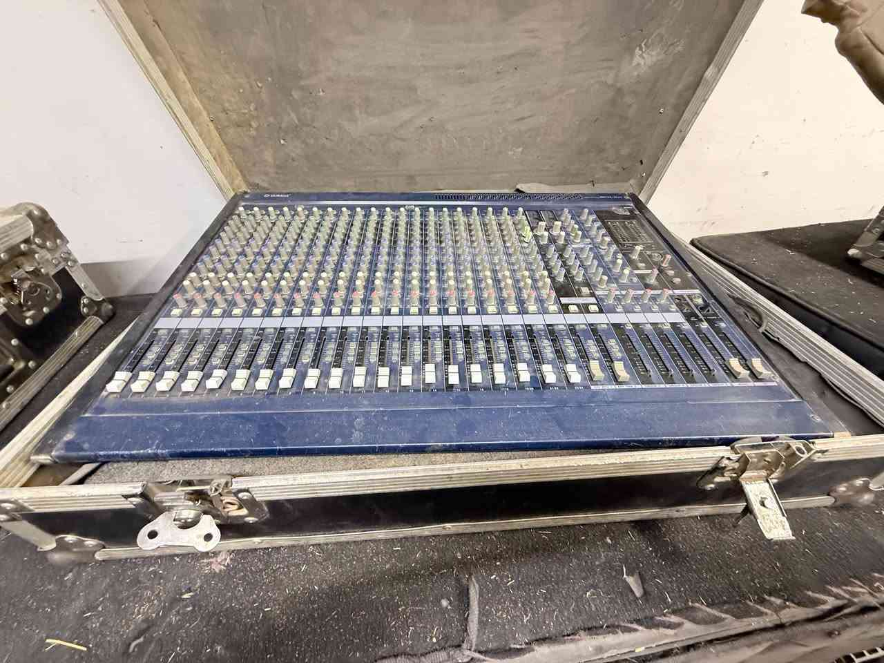 للبيع لاين كامل على الشغل 01122110911


**إذا كنت صاحب هذا الإعلان وتريد حذفه لأي سبب، رجاءا أرسل رسالة إلى الدعم الفني**