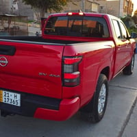من رخصة الادمن بيك اب فرونتير 2022بدي طويل مواصفاتSV 4×4 السيارة نظيفة...