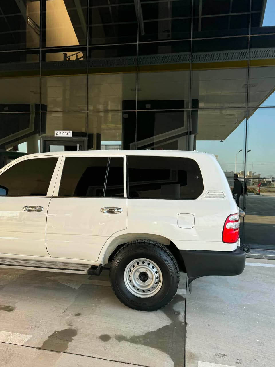 نرخ : 119$ گەڵا و مەحامەلە
تۆیۆتا لاند کروزر (مۆنیکا) (شرطة)
مۆدێل : ٢٠٠٣ 
ئاڕم پلاستیک سلێمانی بەشەرت ✅ 
پێش بچوکی مەرغوب ✅
دەشبول بەرز ✅
پێش تەبەڵە ✅
بۆیاغ : سەقف و چوار دەرگای بۆیاغە (پۆلیسی بووە)
بەشەرتی ئەوەی عام نەبێ و حیزام نەبێ ✅
بێ لێدران و ناو گرتن ✅ 
دەعامی پێشەوە بۆ دەعامی دواوە هیچ مەسرەفێکی تێدا نییە ✅
گێر و مەکینەی بەشەرت ✅
چوار تایەی نوێی تازەی بۆ بەستراوە ✅ 
ژمارەی موبایل: 0751 536 5443 & *********** رانية, السليمانية
