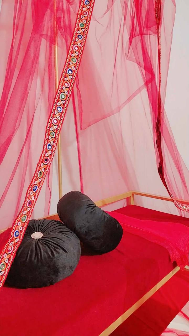 السلام عليكم
كوشات للبيع ب سعر مناسب للاستفسار
مراسله واتساب *********** مكاني بغداد
