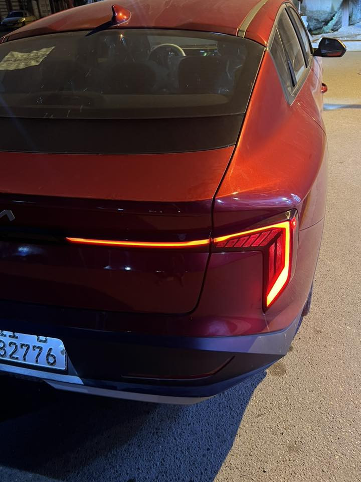 كيا K4 للبيع رقم بغداد سياره جاهزه جديده مكفوله من كلشي تعتبر كلين حادث جدا بسيط ..الاستفسار ***********
