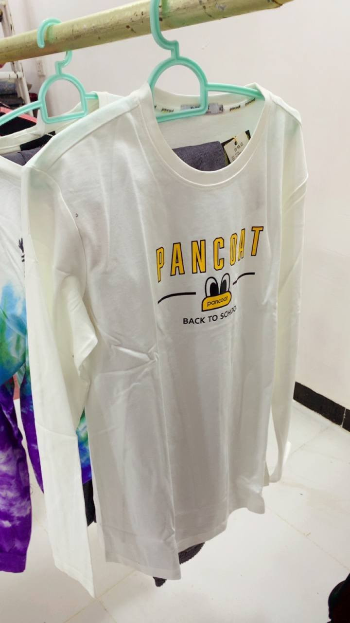 تَشكِيلة مُتنوعة تُرضِي جَميعَ الأذوَاق 🌹🔥
اخر ٥٠ قطعه رجالي ونسائي تفاصيل الأسعار :

🔹 القطعة الواحدة: 12
🔹 قطعتان: 22
🔹 3 قطع بـ 30
🔹 4 قطع 38

🧵 الخامة : قماش قطني 3 خيط شتوي مبطّن 
📏 القياسات: S - M - L - XL - XXL - 3XL
قياسات خاصه نوع القالب نظامي تركي ⚠️
✅ حي النداء قرب المدرسه الورديه واتساب ***********
