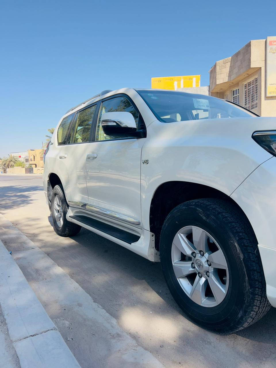 سلام عليكم اخوان ❤️🌹
.
.
برادو 2018 رقم بغداد الجديد لون ابيض باسمي

مكفولة من والفتح والكود والحالوب والتبديل نهائياً 

استلام شركة ساز 
موصفات TXL
فتحة بصمة 
6سلندر لايت زنون ثلاجة دبل تانكي فور ويل وباقي المواصفات المعروفة حساس خلفي زراك لايت

السيارة جديدة جداً استخدام نضيف كير محرك ميكانيك كهربائيات كله جديد 

السعر ( 37,500 ) وبيها مجال للطيبين 
للاستفسار ***********
