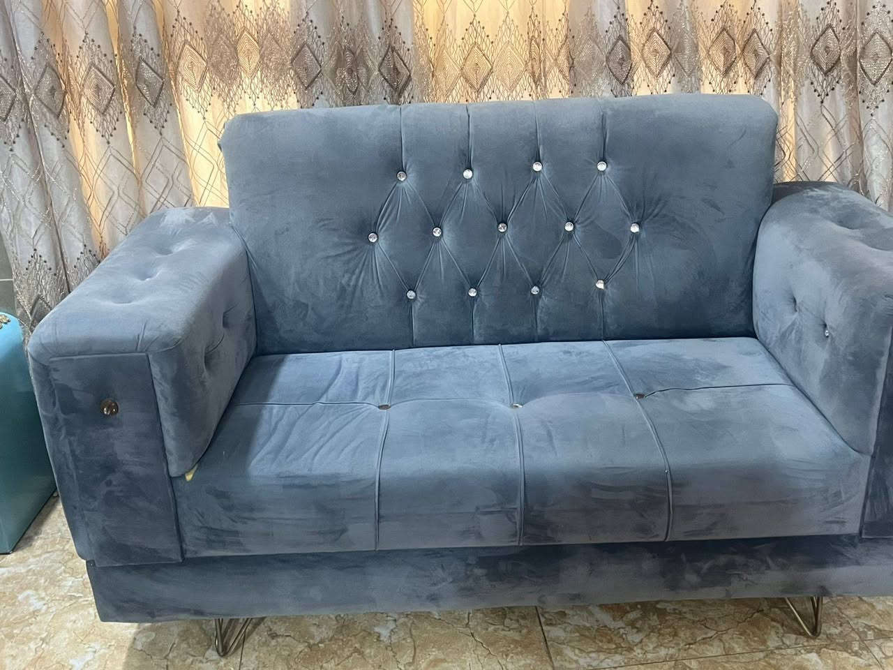 تخم نضيف جدا10مقاعد وبحالة ممتازة للمعلومات *********** المكان حي الفرات
