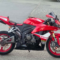 600Rr2009 مەکینە کەپس هەموو گیانی بە شەرت ٢ تایەی لۆکی لەسەرە کامل جوا...
