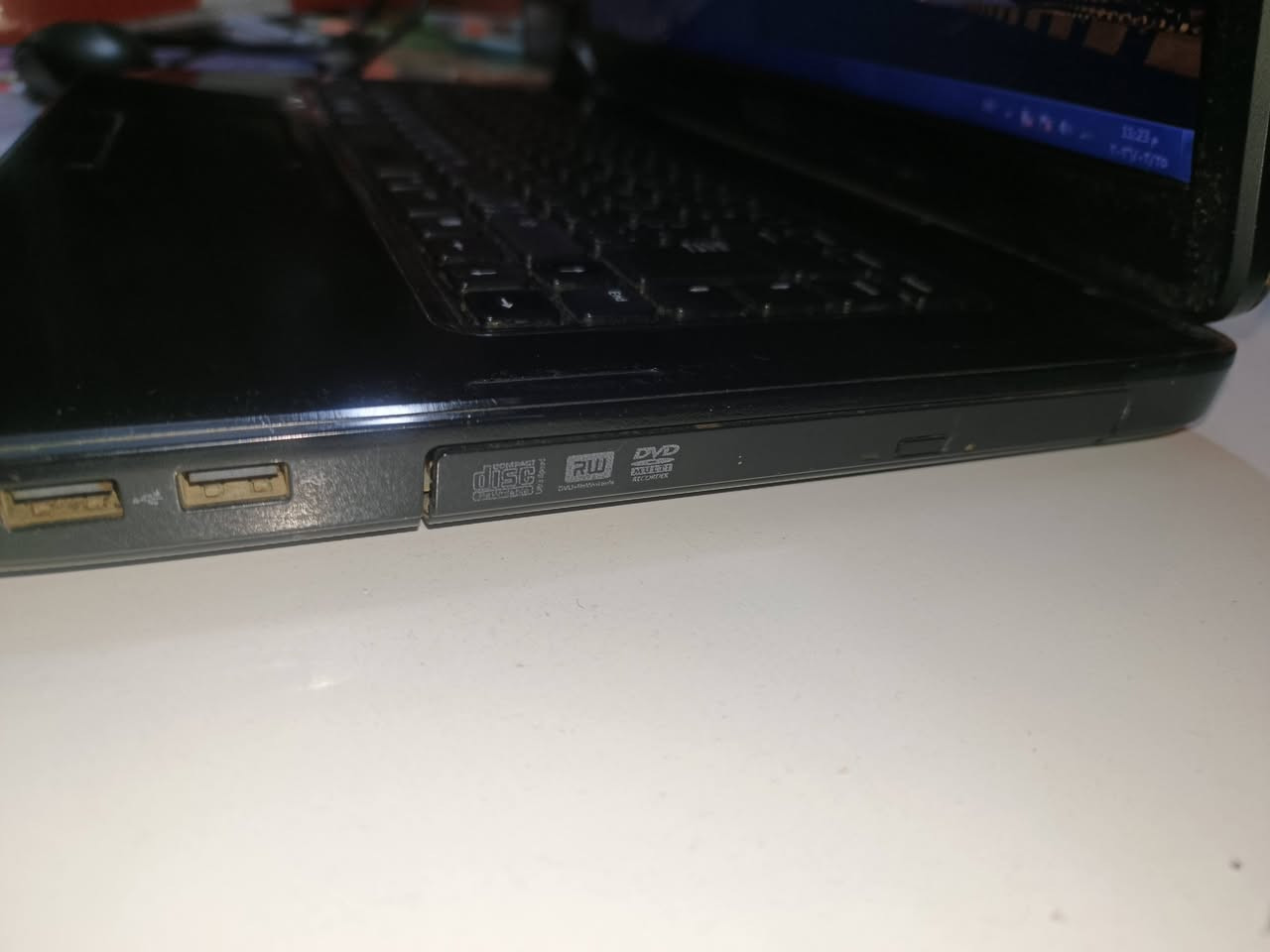 لابتوب للبيع قيم واخذ الله شاهد ما أعرف بيهن مكاني البلديات ‏‪***********‬‏
